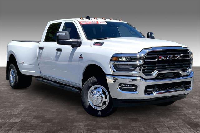 2026 RAM Ram 3500 RAM 3500 TRADESMAN CREW CAB 4X4 8 BOX