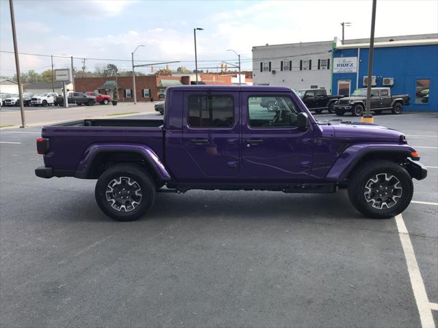 2026 Jeep Gladiator GLADIATOR SAHARA 4X4