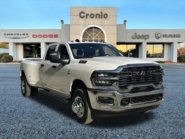 2026 RAM Ram 3500 RAM 3500 TRADESMAN CREW CAB 4X4 8 BOX