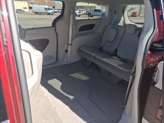 2017 Chrysler Pacifica Touring-L Plus