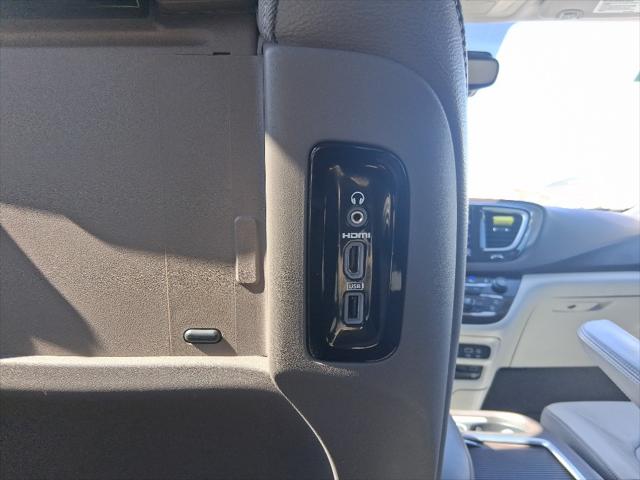 2017 Chrysler Pacifica Touring-L Plus