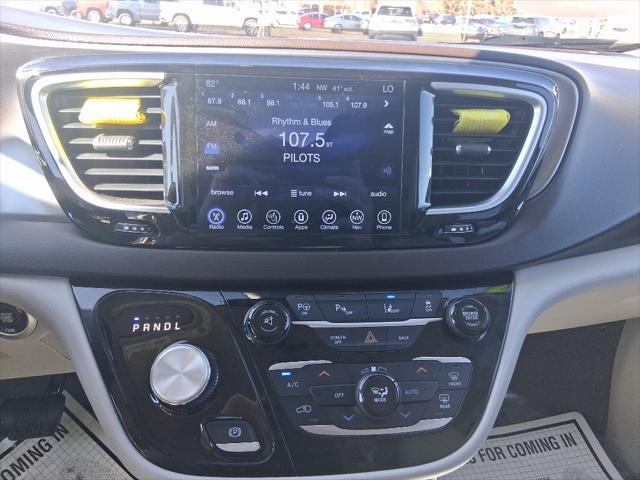 2017 Chrysler Pacifica Touring-L Plus