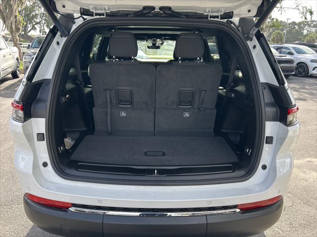2026 Jeep Grand Cherokee Altitude 4x2