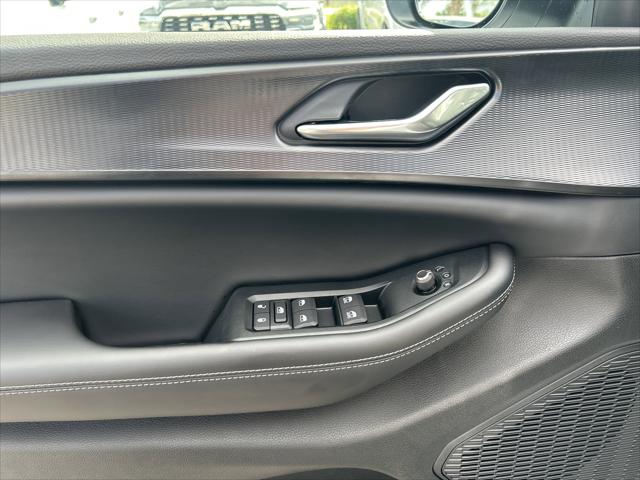 2026 Jeep Grand Cherokee Altitude 4x2