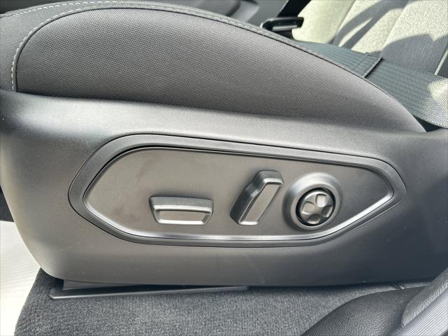 2026 Jeep Grand Cherokee Altitude 4x2