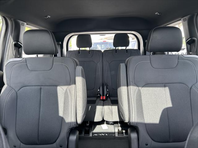 2026 Jeep Grand Cherokee Altitude 4x2