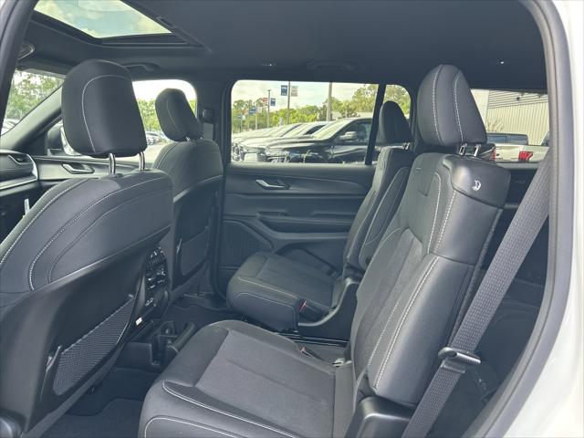 2026 Jeep Grand Cherokee Altitude 4x2