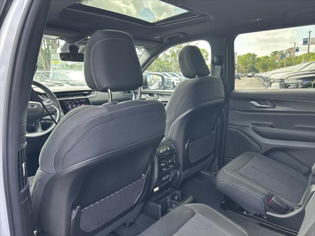 2026 Jeep Grand Cherokee Altitude 4x2