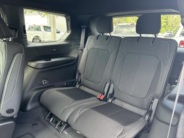 2026 Jeep Grand Cherokee Altitude 4x2
