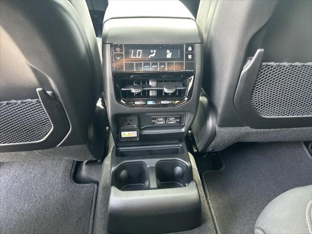 2026 Jeep Grand Cherokee Altitude 4x2