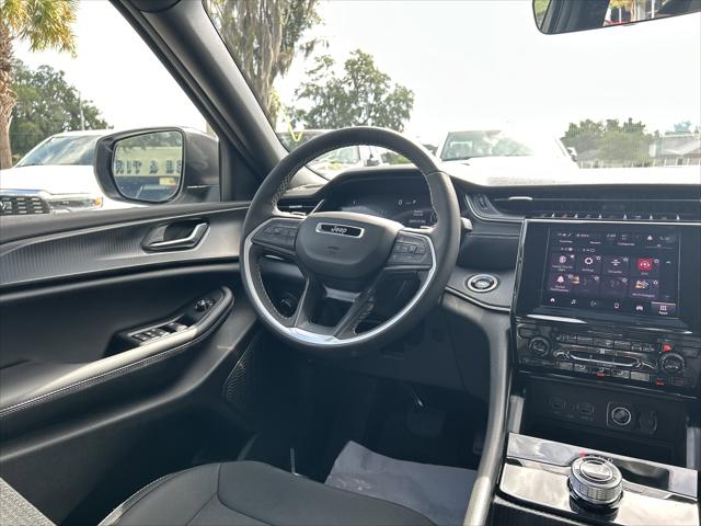 2026 Jeep Grand Cherokee Altitude 4x2