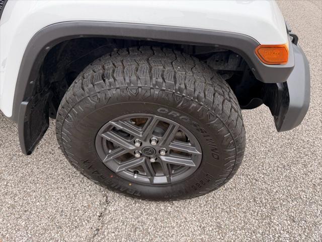 2024 Jeep Gladiator Sport S