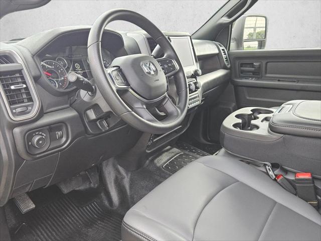 2026 RAM 5500 Chassis RAM 5500 TRADESMAN CHASSIS CREW CAB 4X4 84 CA