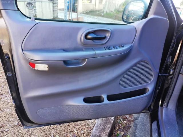 2002 Ford F-150 Base