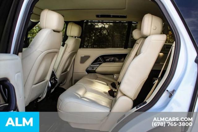2025 Land Rover Range Rover P400 SE 7 Seat