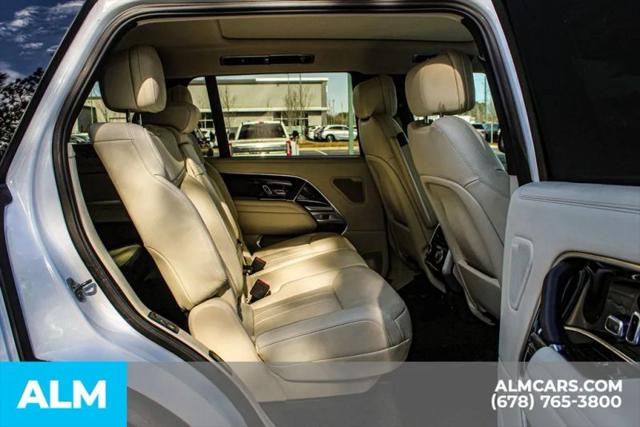 2025 Land Rover Range Rover P400 SE 7 Seat