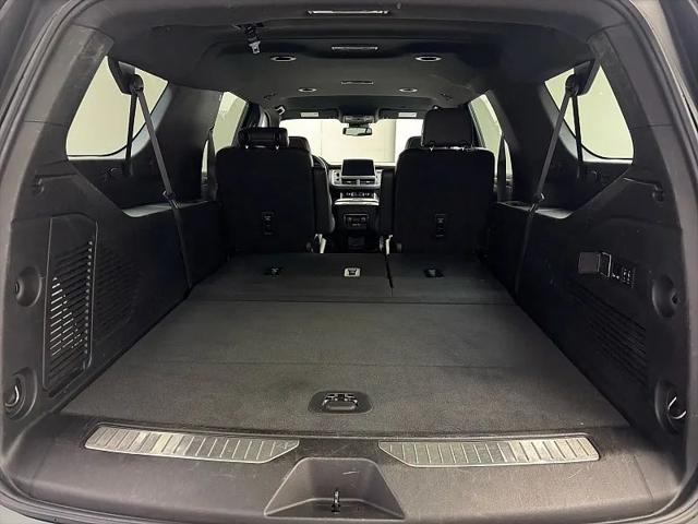 2023 Chevrolet Suburban 4WD Premier