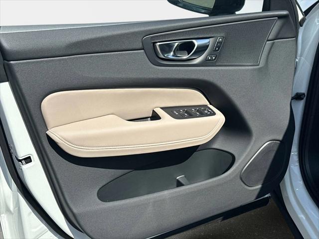 2026 Volvo XC60 B5 Core