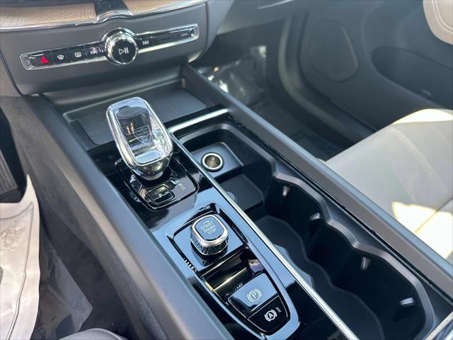 2026 Volvo XC60 B5 Core