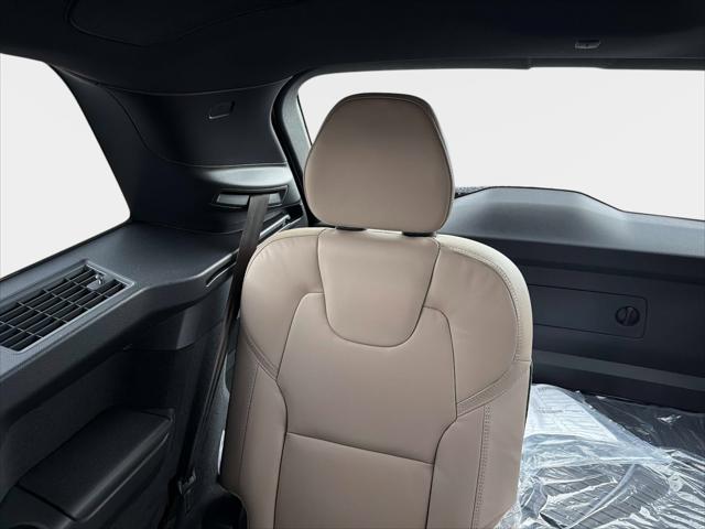 2026 Volvo XC90 Ultra, B6 AWD Gas (mild hybrid), Gasoline, Bright, 7 Seats