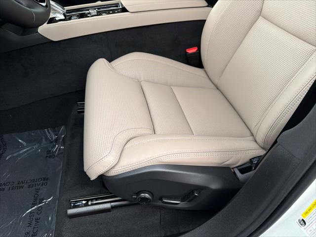 2026 Volvo XC90 Ultra, B6 AWD Gas (mild hybrid), Gasoline, Bright, 7 Seats