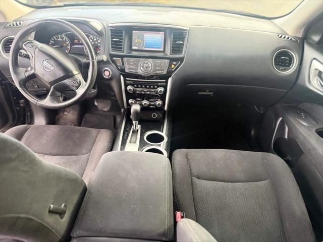 2016 Nissan Pathfinder SV