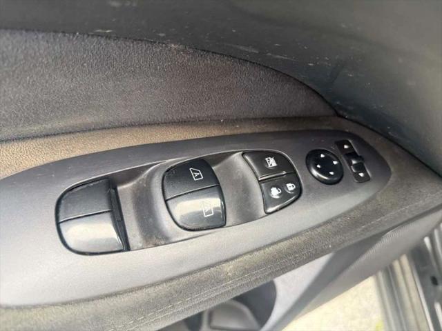 2016 Nissan Pathfinder SV