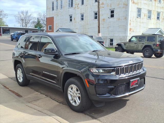 2025 Jeep Grand Cherokee Laredo 4x4