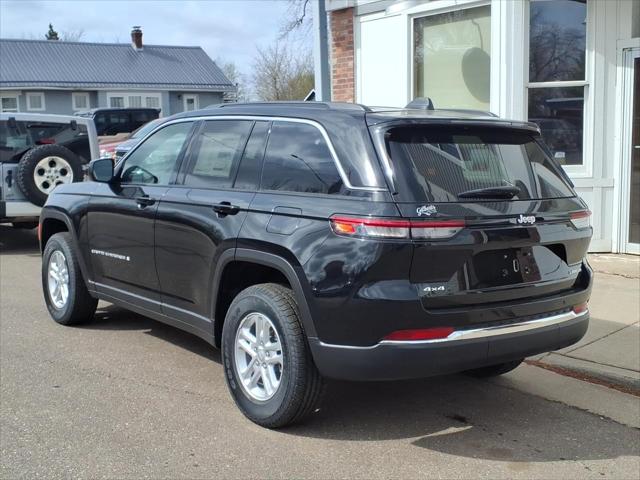 2025 Jeep Grand Cherokee Laredo 4x4