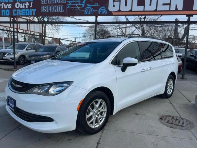 2020 Chrysler Voyager LXI for sale in Chicago, IL