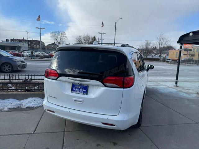 2020 Chrysler Voyager LXI