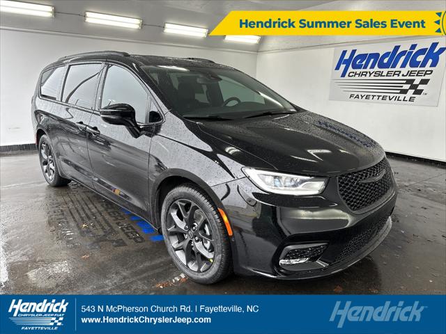 2026 Chrysler Pacifica Select for sale in Fayetteville, NC