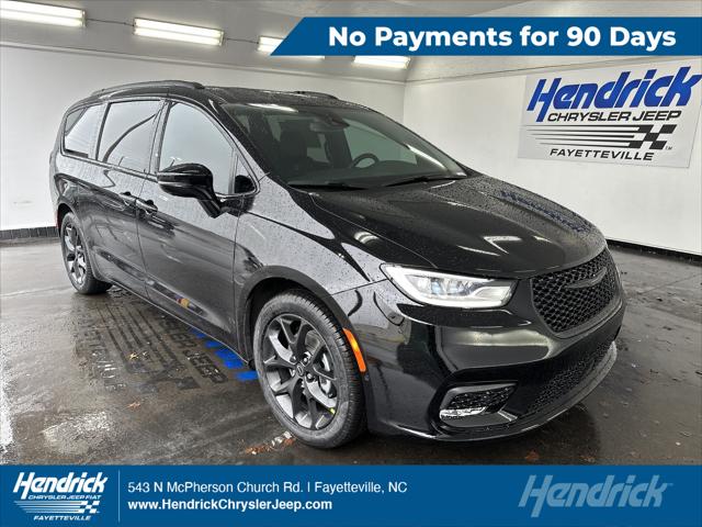 2026 Chrysler Pacifica Select for sale in Fayetteville, NC