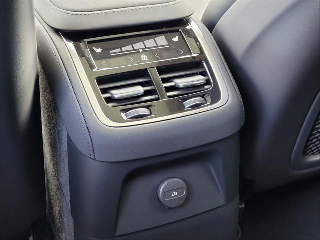 2026 Volvo XC90 Plug-In Hybrid Ultra Dark Theme, T8 AWD, Electric/Gasoline, 7 Seats