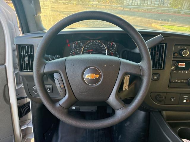 2026 Chevrolet Express Cargo Van 2500 Regular Wheelbase, WT, RWD