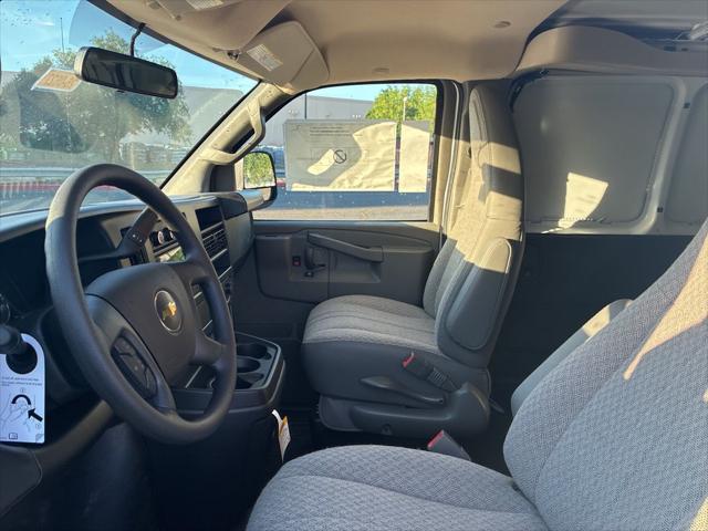 2026 Chevrolet Express Cargo Van 2500 Regular Wheelbase, WT, RWD