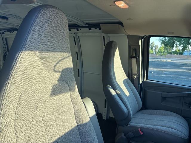 2026 Chevrolet Express Cargo Van 2500 Regular Wheelbase, WT, RWD