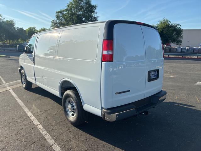 2026 Chevrolet Express Cargo Van 2500 Regular Wheelbase, WT, RWD