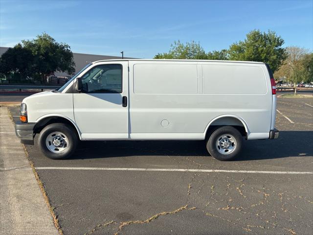 2026 Chevrolet Express Cargo Van 2500 Regular Wheelbase, WT, RWD