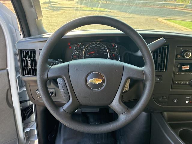 2026 Chevrolet Express Cargo Van 2500 Regular Wheelbase, WT, RWD