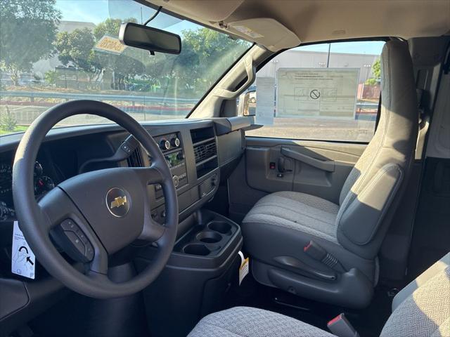2026 Chevrolet Express Cargo Van 2500 Regular Wheelbase, WT, RWD