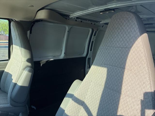 2026 Chevrolet Express Cargo Van 2500 Regular Wheelbase, WT, RWD