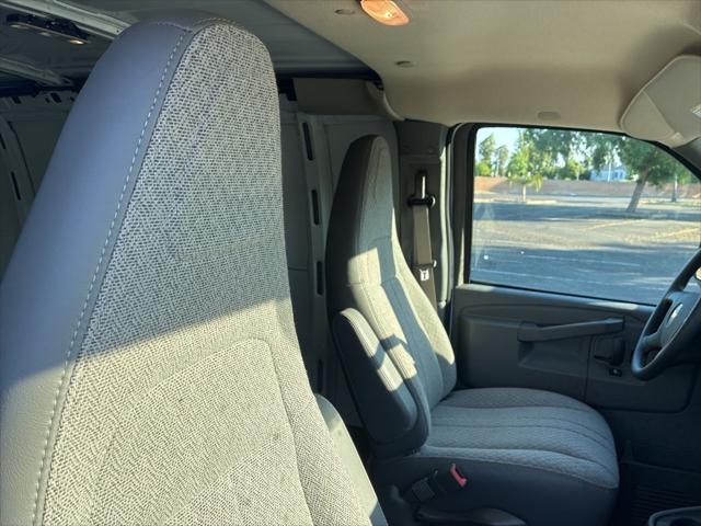 2026 Chevrolet Express Cargo Van 2500 Regular Wheelbase, WT, RWD
