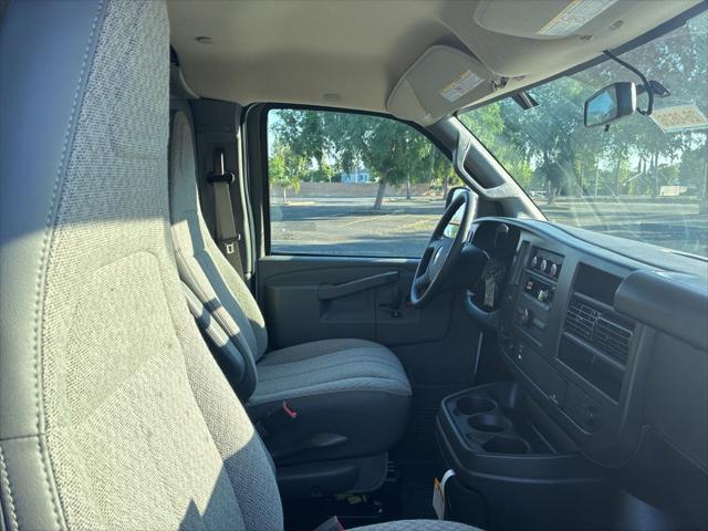 2026 Chevrolet Express Cargo Van 2500 Regular Wheelbase, WT, RWD