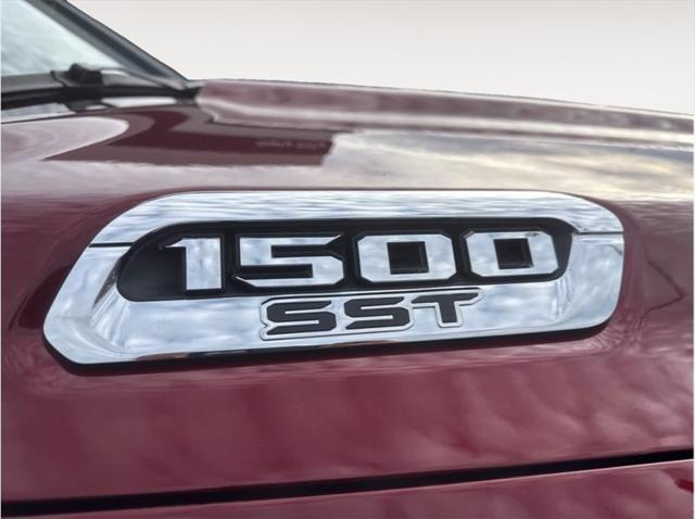 2025 Ram 1500 Laramie Crew Cab 4x4 5'7" Box