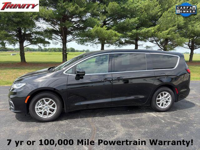2025 Chrysler Pacifica Select for sale in Taylorville, IL