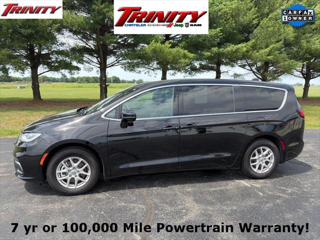 2025 Chrysler Pacifica Select for sale in Taylorville, IL