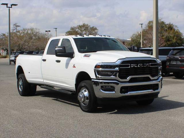 2026 RAM Ram 3500 RAM 3500 TRADESMAN CREW CAB 4X4 8 BOX