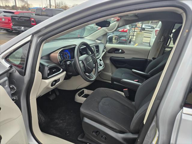 2017 Chrysler Pacifica LX