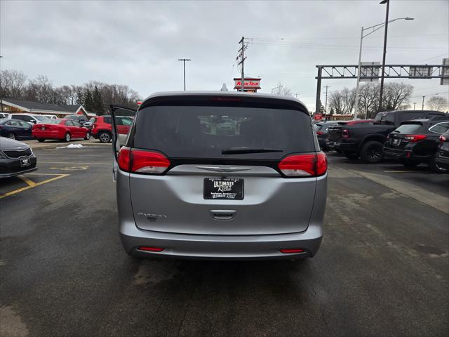 2017 Chrysler Pacifica LX